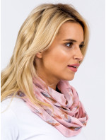 Růžový šátek s barevnými peříčky