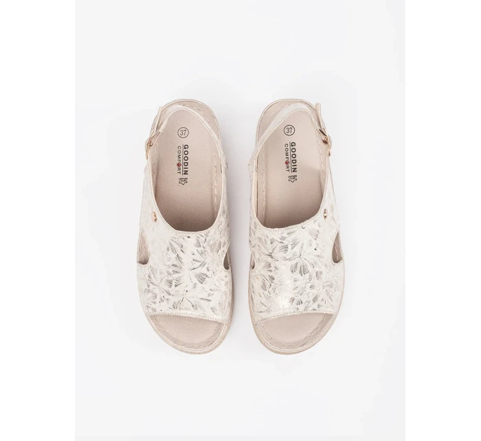 Moderní dámské  sandály Jasnobeżowy na plochém podpatku