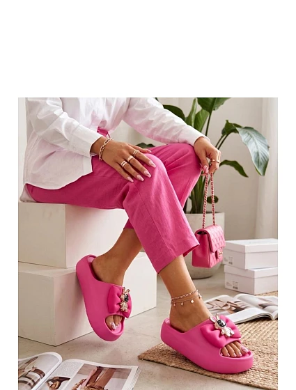 Klapky na platformě model 227251 Solea