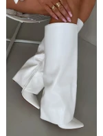 Zateplené kozačky na jehlovém podpatku s ohrnutým svrškem bílé model 21704872 - Boto Zateplené kozačky na jehlovém podpatku s ohrnutým svrškem bílé model 21704872 - Boto