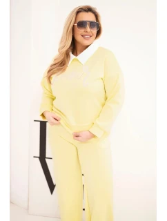 Komplet dámský masełko Plus Size se širokými nohavicemi a límečkem žlutý