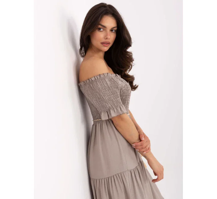 Sukienka MI SK model 21191073 ciemny bezowy - FPrice Sukienka MI SK model 21191073 ciemny bezowy - FPrice