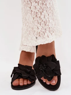 Dámské ploché pantofle s ozdobnými květinami Černé model 22032042 - Boto
