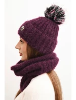 Dámská čepice s kapucí a pleteným vzorem bílá