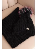 Dámská zimní souprava s bambulí a nákrčníkem černý