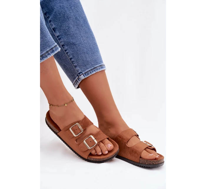 Dámské pantofle s přezkami Camel model 21943304 - Boto Dámské pantofle s přezkami Camel model 21943304 - Boto