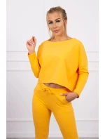 Souprava s oversize halenkou hořčicové barvy Souprava s oversize halenkou hořčicové barvy