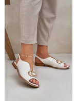 Kožené Sandály Na Plochém Podpatku S Dekorací Světle Béžové model 21685328 - Laura Messi Kožené Sandály Na Plochém Podpatku S Dekorací Světle Béžové model 21685328 - Laura Messi