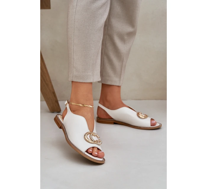 Kožené Sandály Na Plochém Podpatku S Dekorací Světle Béžové model 21685328 - Laura Messi Kožené Sandály Na Plochém Podpatku S Dekorací Světle Béžové model 21685328 - Laura Messi