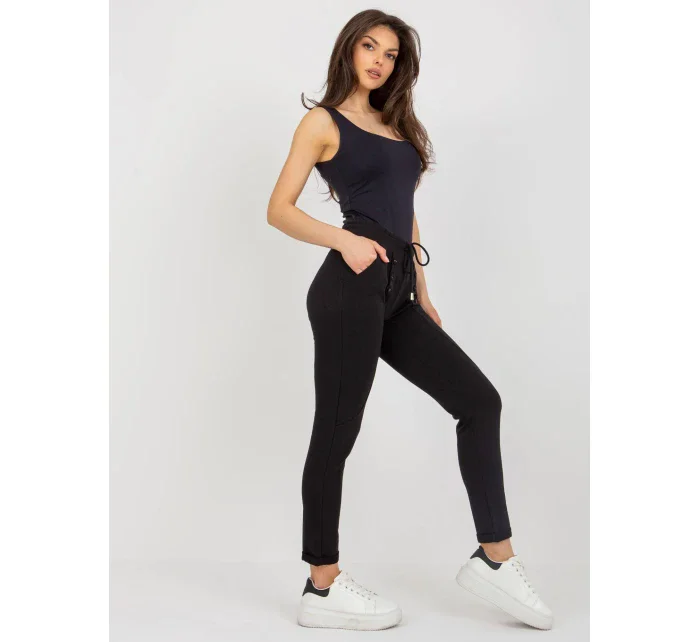 Spodnie dresowe RV DR model 18484287 czarny - FPrice Spodnie dresowe RV DR model 18484287 czarny - FPrice