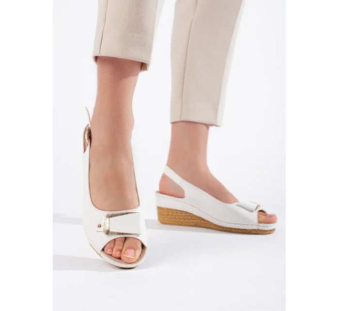 Pěkné sandály dámské bílé na klínku Pěkné sandály dámské bílé na klínku