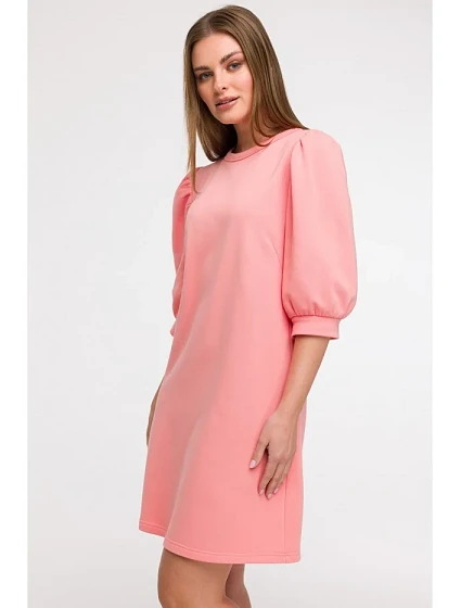 Šaty áčkového střihu s rukávy korálová barva model 21047131 - BeWear Šaty áčkového střihu s rukávy korálová barva model 21047131 - BeWear