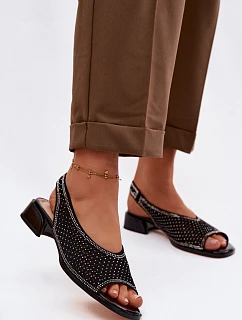 Ozdobené otevřené dámské sandály na podpatku semiš model 22100305 Černé - D&A