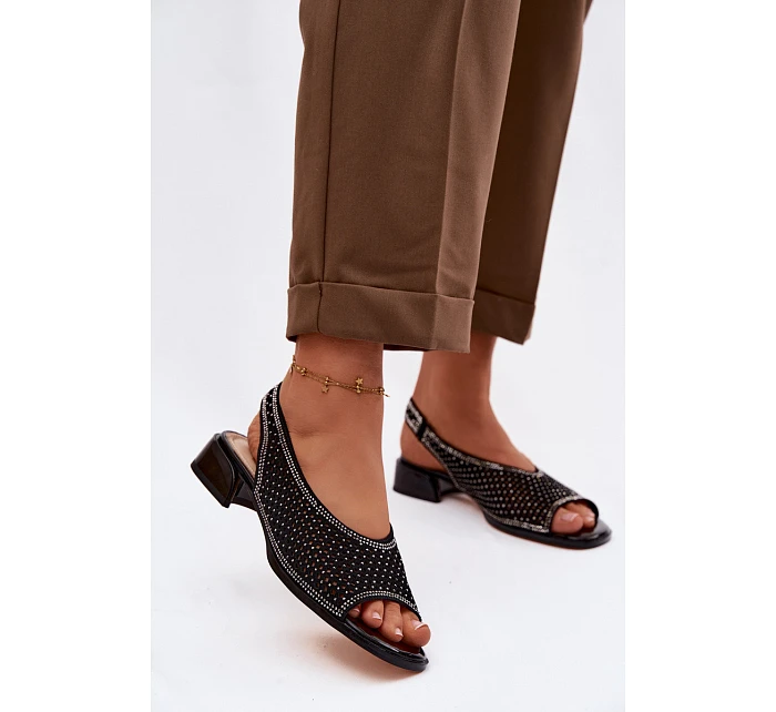 Ozdobené otevřené dámské sandály na podpatku semiš model 22100305 Černé - D&A