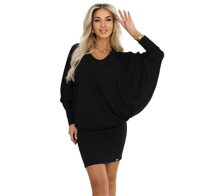 model 21483407 Pohodlné netopýří šaty s dlouhým rukávem černé - numoco