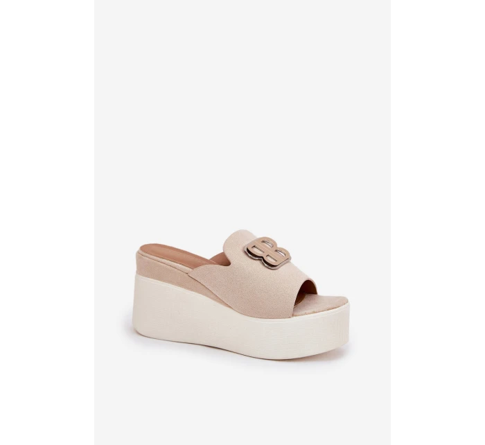 Sandal na platformě a klínu s ozdobou béžové model 21688179 - Boto Sandal na platformě a klínu s ozdobou béžové model 21688179 - Boto