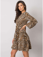 Béžové a černé šaty s leopardím vzorem z Malajska