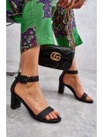 Lesklé sandály na podpatku Černé Maxim Lesklé sandály na podpatku Černé Maxim