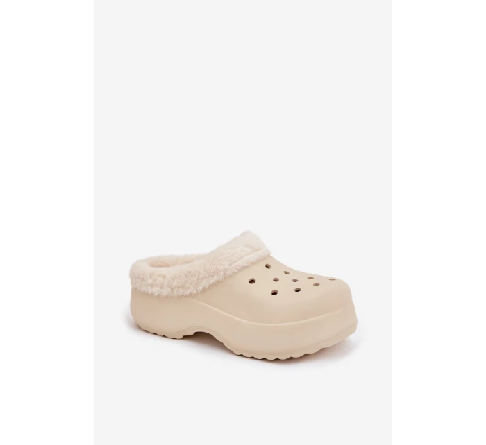 Dámské pěnové pantofle zateplené kožíškem – béžové Palvine Dámské pěnové pantofle zateplené kožíškem – béžové Palvine