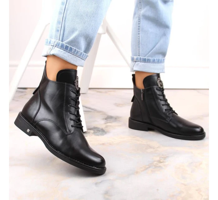 Boty se šněrováním a zipem Potocki W WOL171B černá