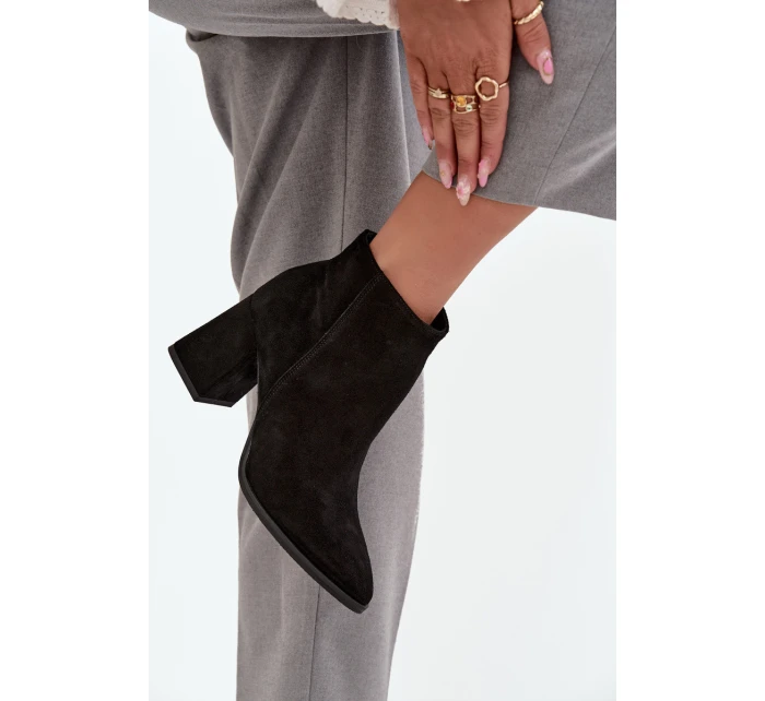 Dámské zateplené kotníkové botky z přírodního semiše na sloupku – černé Zazoo Dámské zateplené kotníkové botky z přírodního semiše na sloupku – černé Zazoo