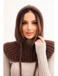 Dámská čepice s kapucí a jemným pletením s tkaničkami hnědá