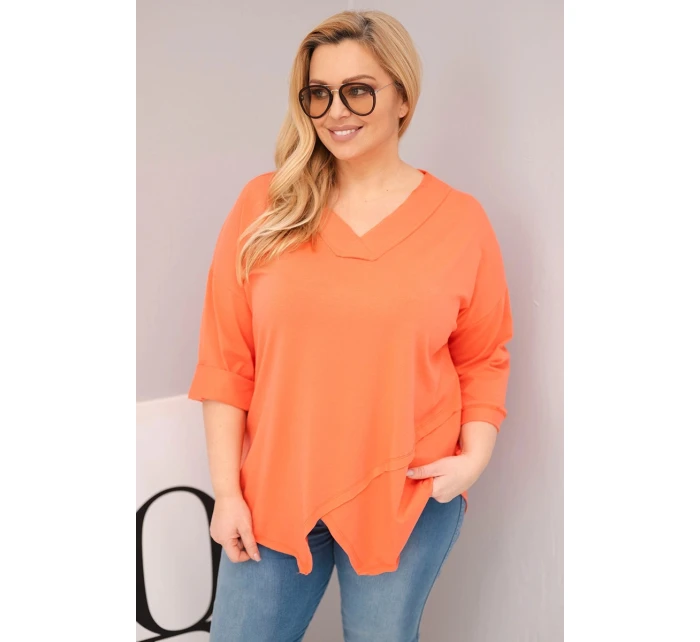 Dámská bavlněná blůza Plus Size s hlubokým V výstřihem a asymetrickým spodním lemem meruňková
