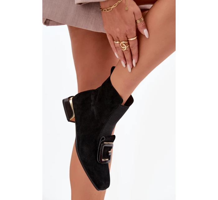 Kožené semišové dámské kotníky na nízkém podpatku s ozdobou D&A MR52-217 Černé