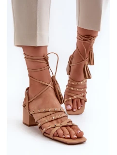 Šněrovací sandály na nízkém podpatku zdobené cvočky Camel Chrisele