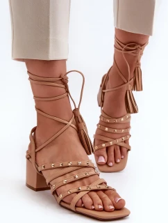 Šněrovací sandály na nízkém podpatku zdobené cvočky Camel Chrisele