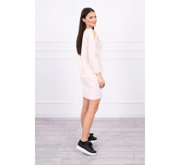 Šaty s potiskem košíků v pudrově růžové barvě