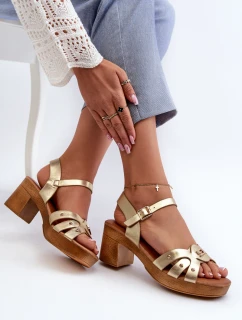 Dámské sandály na podpatku z eko kůže zlaté model 21658010 - EVENTO