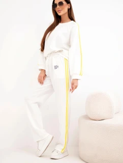 Dámská tepláková souprava model 21951911 s lampasy a volnou mikinou bílý - K-Fashion