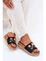 Dámské Pantofle Se Zlatými Přezkami Na Platformě Černé model 21700316 - Boto Dámské Pantofle Se Zlatými Přezkami Na Platformě Černé model 21700316 - Boto