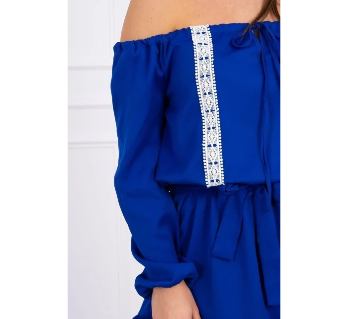 Chrpové šaty s otevřenými rameny a krajkou Chrpové šaty s otevřenými rameny a krajkou