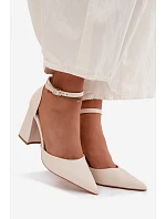 Lodičky na podpatku z imitace kůže světle béžové Selvra