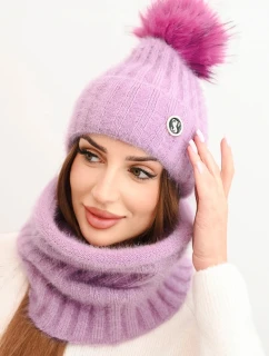 Dámská čepice s kapucí a pleteným vzorem bílá