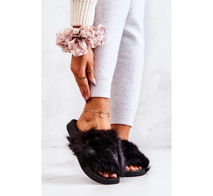 Pantofle s kožíškem Černe model 21573321 - Boto