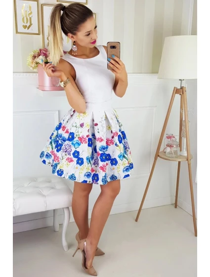 Dámské společenské šaty bez rukávů se model 15042960 sukní a páskem bílé Bílá / 40 - BICOTONE Dámské společenské šaty bez rukávů se model 15042960 sukní a páskem bílé Bílá / 40 - BICOTONE