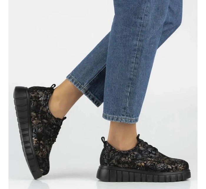 Kožené boty na platformě v květinové černé barvě DP6846 Filippo