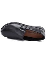 Dámské kožené polobotky na klínovém podpatku, černé, bez model 22317045 - Potocki Dámské kožené polobotky na klínovém podpatku, černé, bez model 22317045 - Potocki