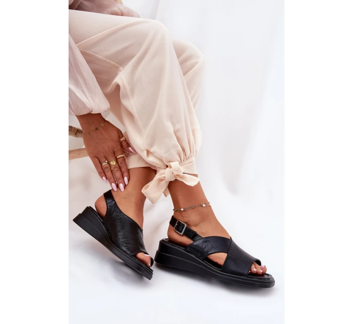 Lakovane Dámské Sandály Na Klínu Z Eko Kůže Černé Quilara Lakovane Dámské Sandály Na Klínu Z Eko Kůže Černé Quilara