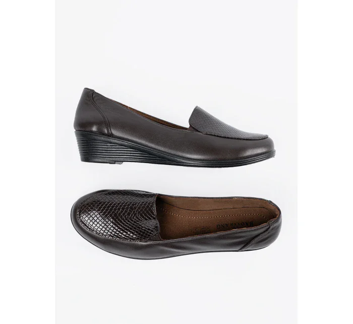 Krásné hnědé dámské  polobotky na klínku