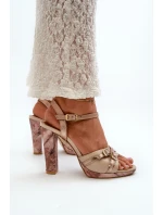 Dámské kožené sandály na podpatku Maciejka 06564-22 béžovo-zlaté