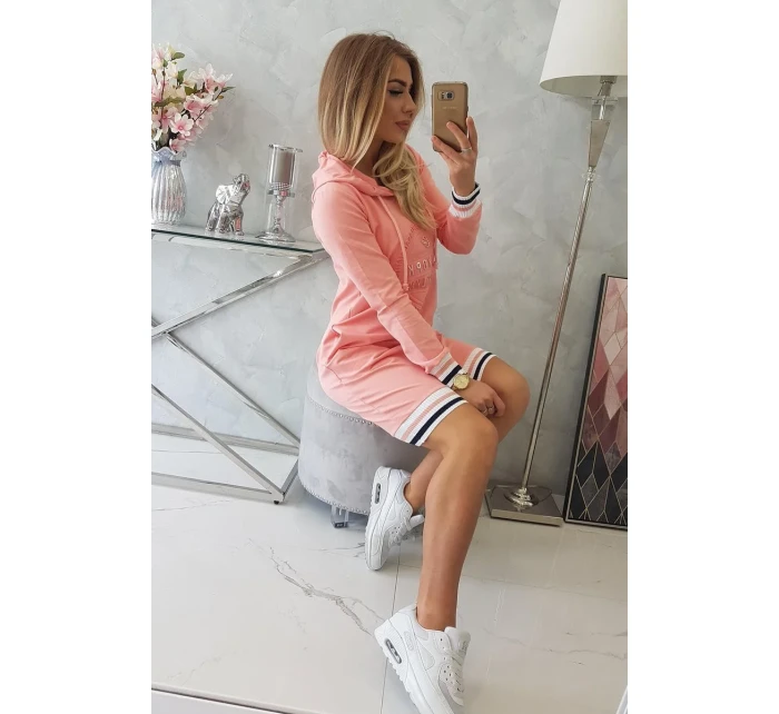 Brooklynské meruňkové šaty