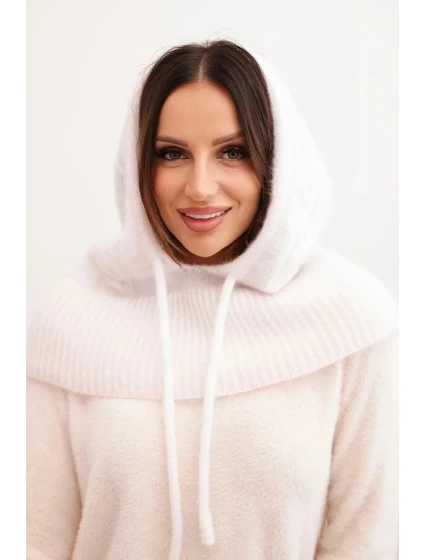 Dámská čepice s kapucí a pleteným vzorem bílá
