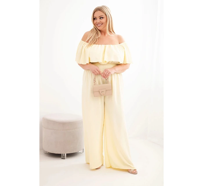 Dámská kombinéza Plus Size s odhalenými rameny, s volánem a širokými nohavicemi žlutý