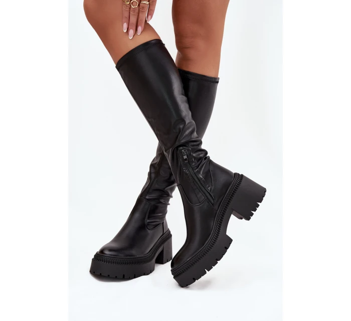 Dámské kozačky na masivním podpatku a platformě, nazouvací Florinne – černé Dámské kozačky na masivním podpatku a platformě, nazouvací Florinne – černé