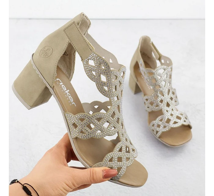 Dámské sandály na podpatku se zirkony v béžové barvě model 22096645 - Rieker