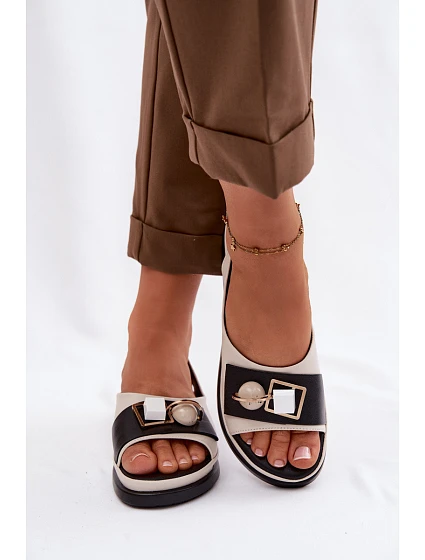 Kožené dámské sandály s ozdobou D&A model 22101318 Béžové - S.Barski